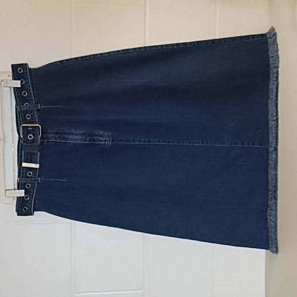 Denim Skirt 12 100% Cottom Raw Fringe Edge Hem Belt Zip Front - Picture 9 of 9
